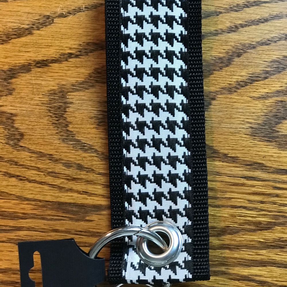 β€οΈ BellaJane Keychain π - Picture 10 of 16